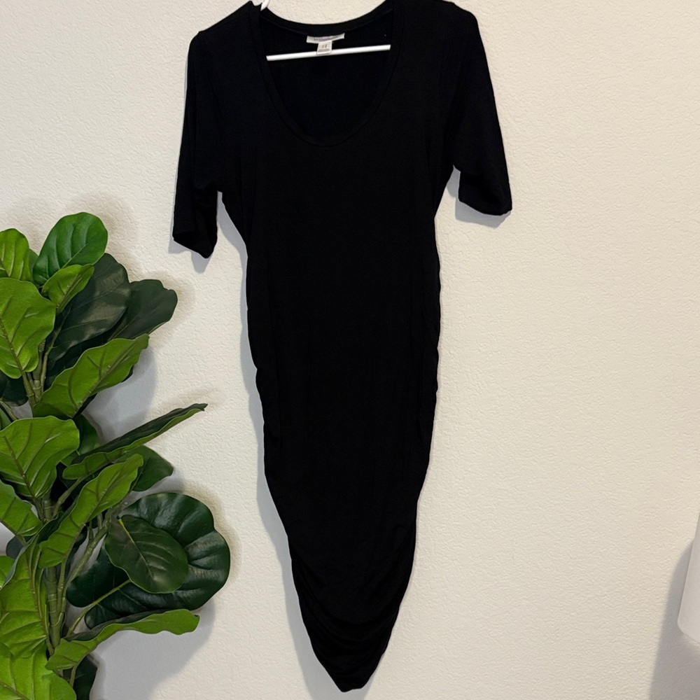 Motherhood Classic Black half Sleeve midi Dress